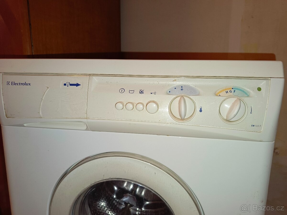 Pračka starší Brno Merhautova