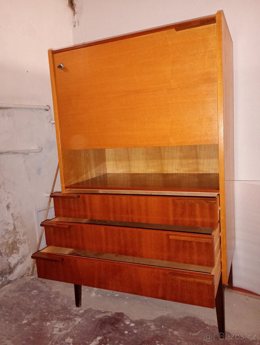 MEZULÁNIK Retro Komoda kabinet