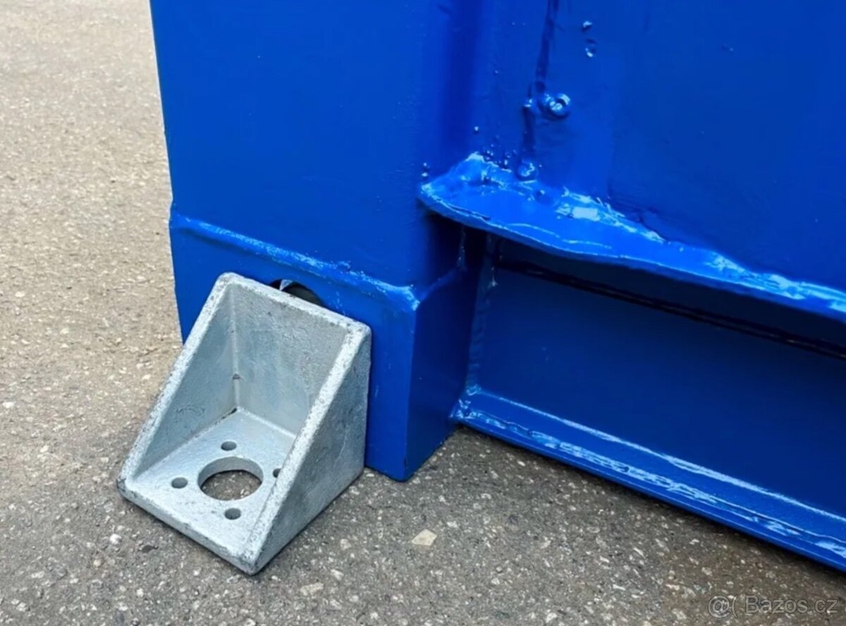 Zámek na lodní kontejner