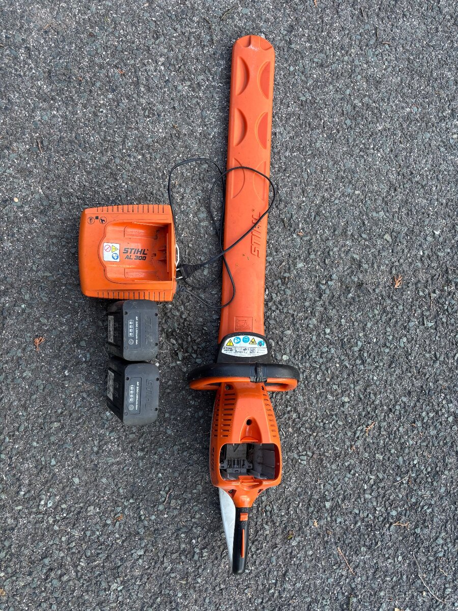 Stihl plotostřih HSA 86 nabíječka Al 301 + 2x baterie