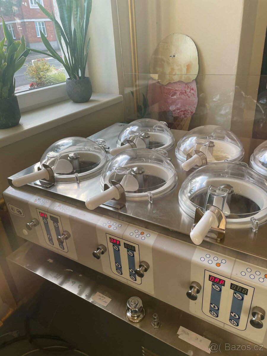 Profesionální zmrzlinový stroj