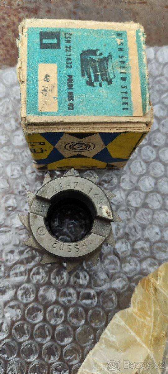 Strojni nastrcny vystruznik 48h7