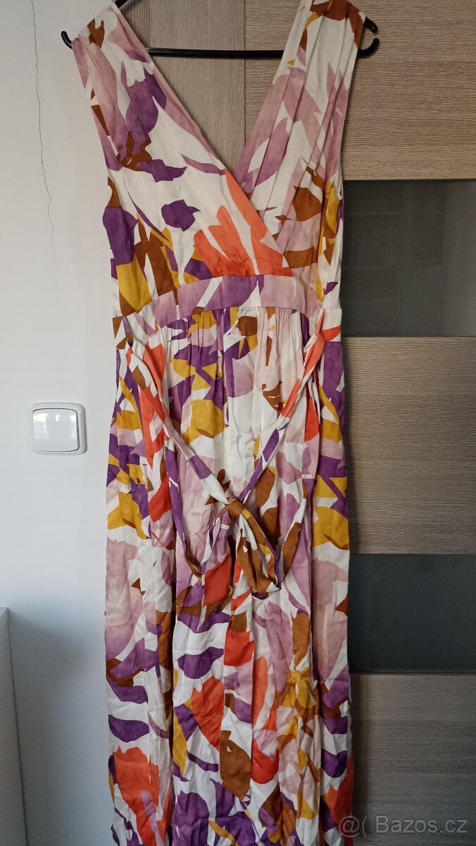 Dámské šaty, M