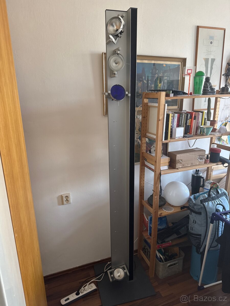 Design stojací lampa cca 2m vysoká