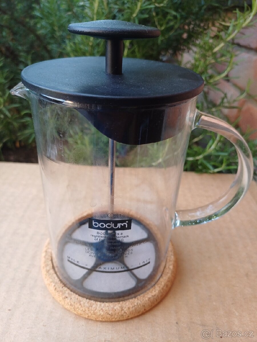 Prodám šlehač, napěňovač mléka Bodum