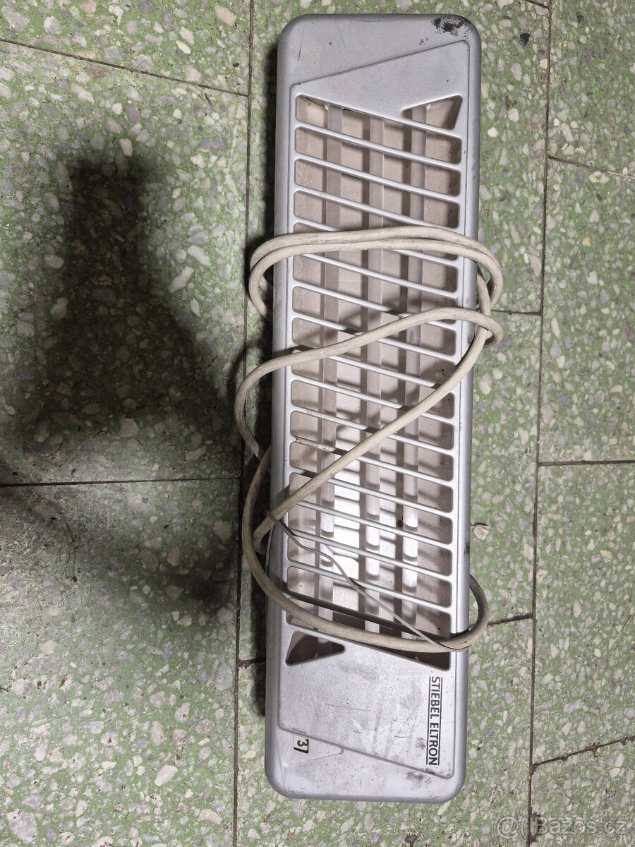 Nástěnný infrazářič