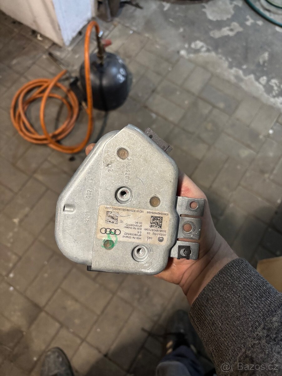 Audi a6 c6 4f zámek řízení