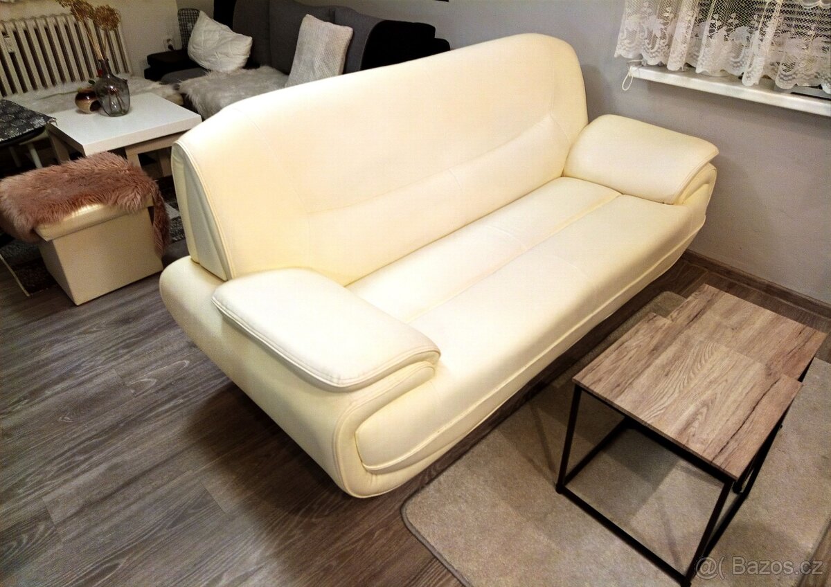 Prodám zachovalou koženkovou pohovku