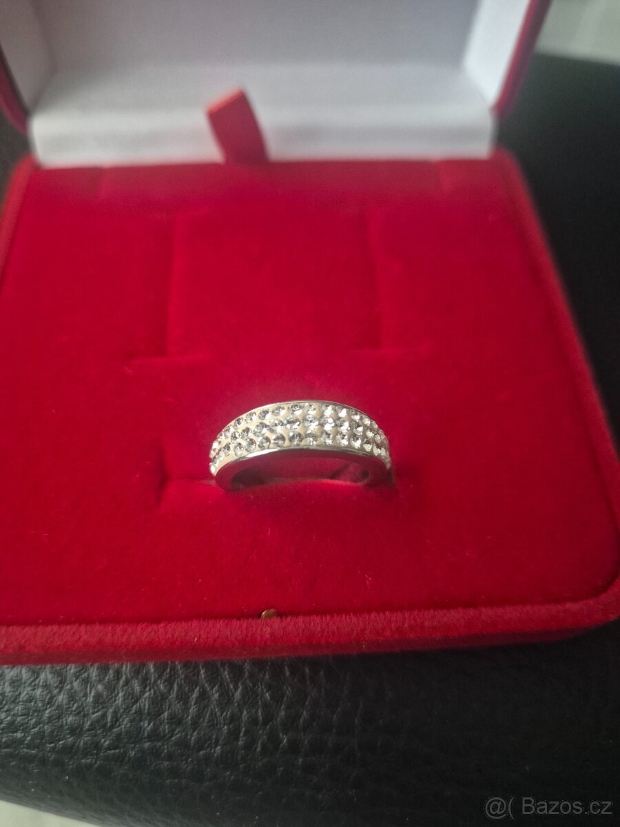 Stříbrný prsten Swarovski
