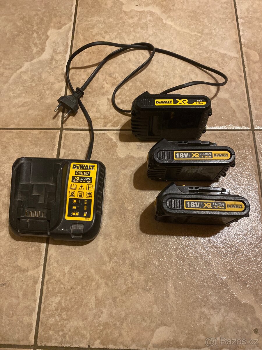 Dewalt 3xaku + nabíječka