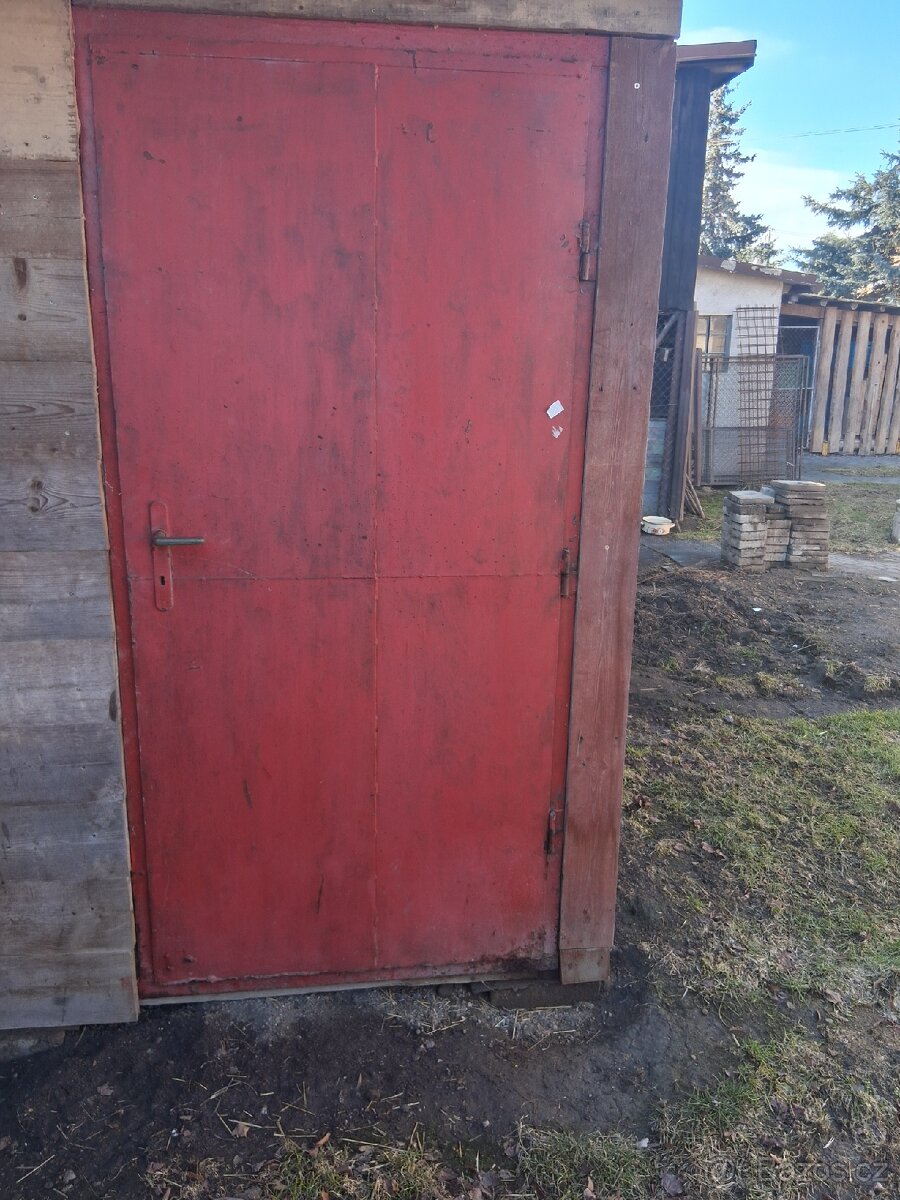 Prodám plechové dveře