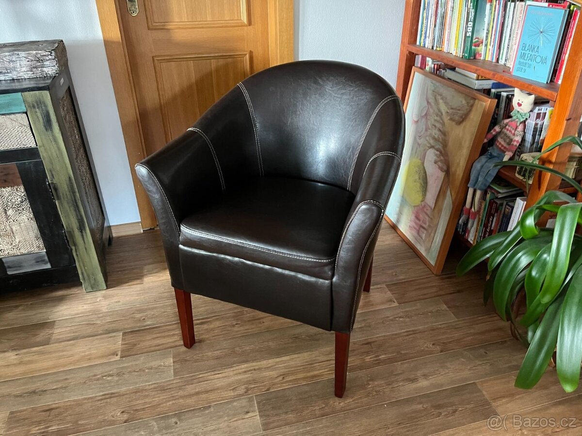 kožené křeslo TOP STAV