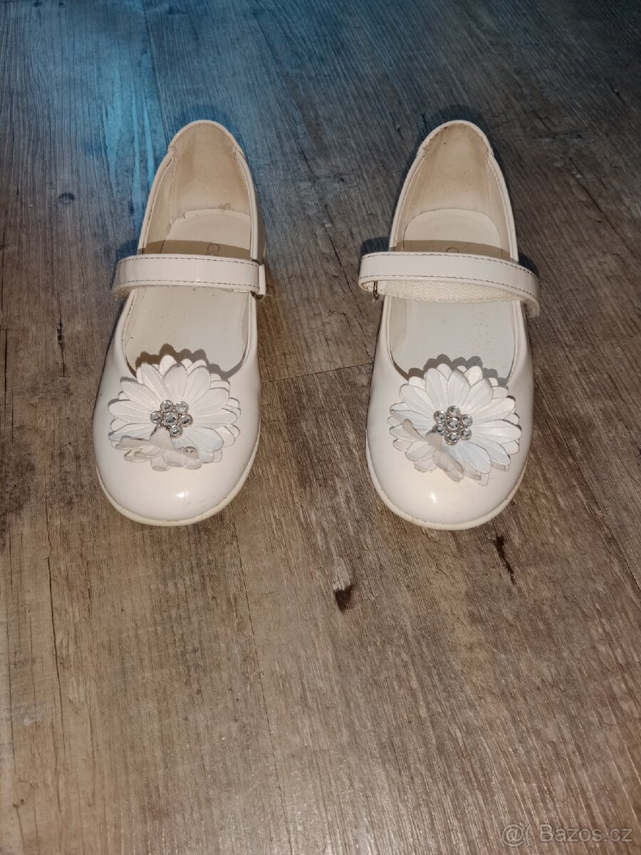 Dívčí střevíčky