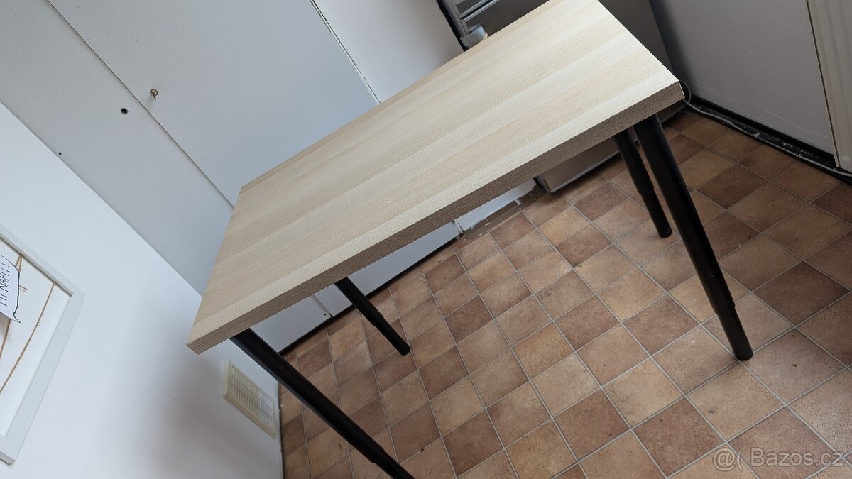 Malý Ikea stůl