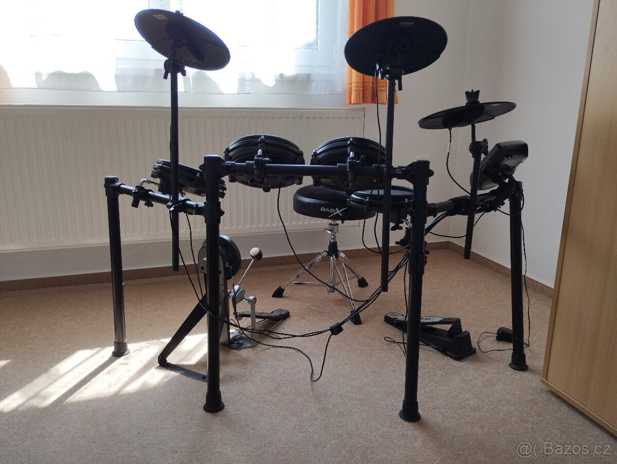 Elektronická bicí souprava Alesis