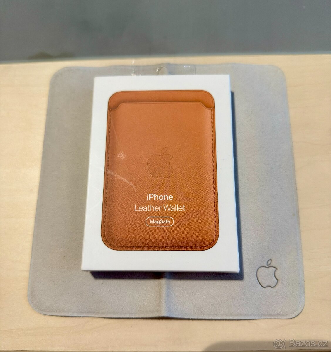 Apple kožená peněženka 2. generace MagSafe a Find My