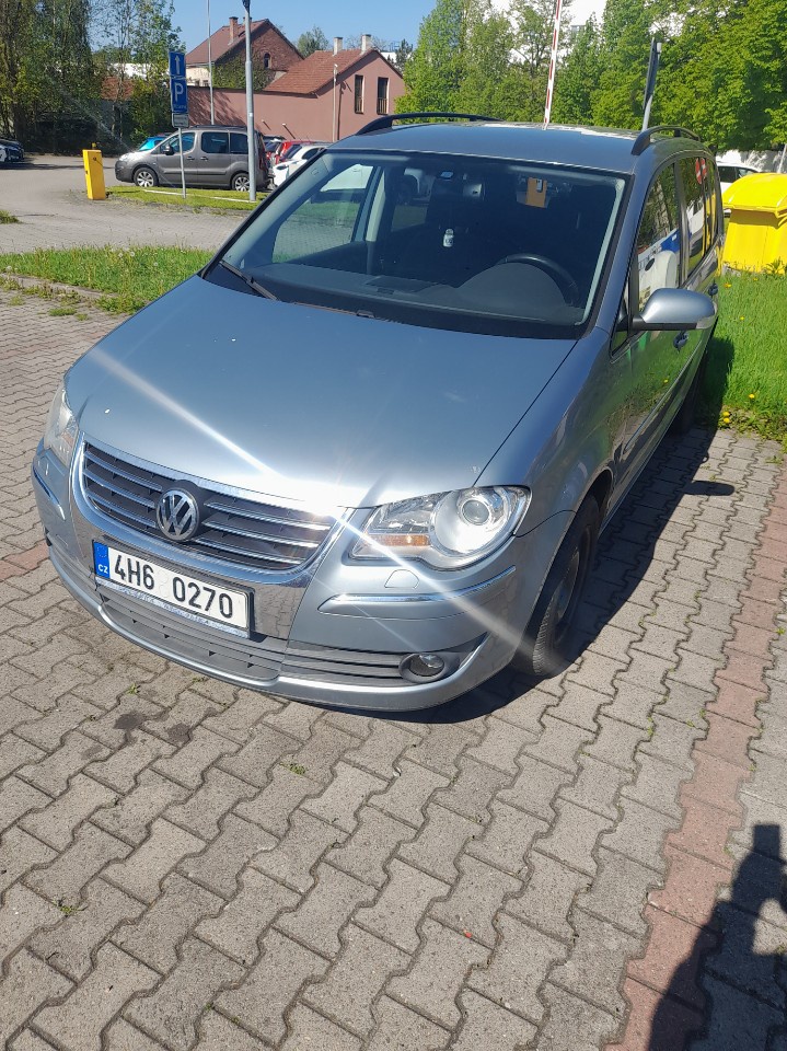 Volkswagen Touran 1.9 tdi s vadným motorem typ bls