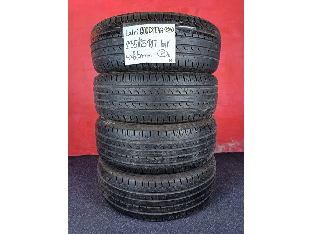 235/65 R17 104 Y LETNÍ Goodyear Efficientgrip SUV 4x4