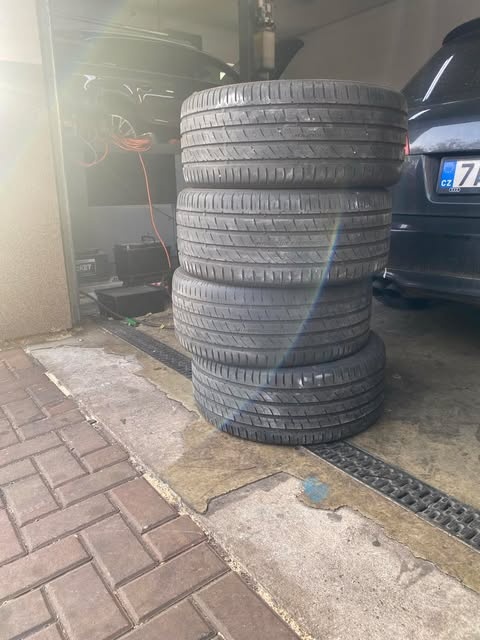 Pneu 235/45 r17 General Cena za všechny 4 kusy
