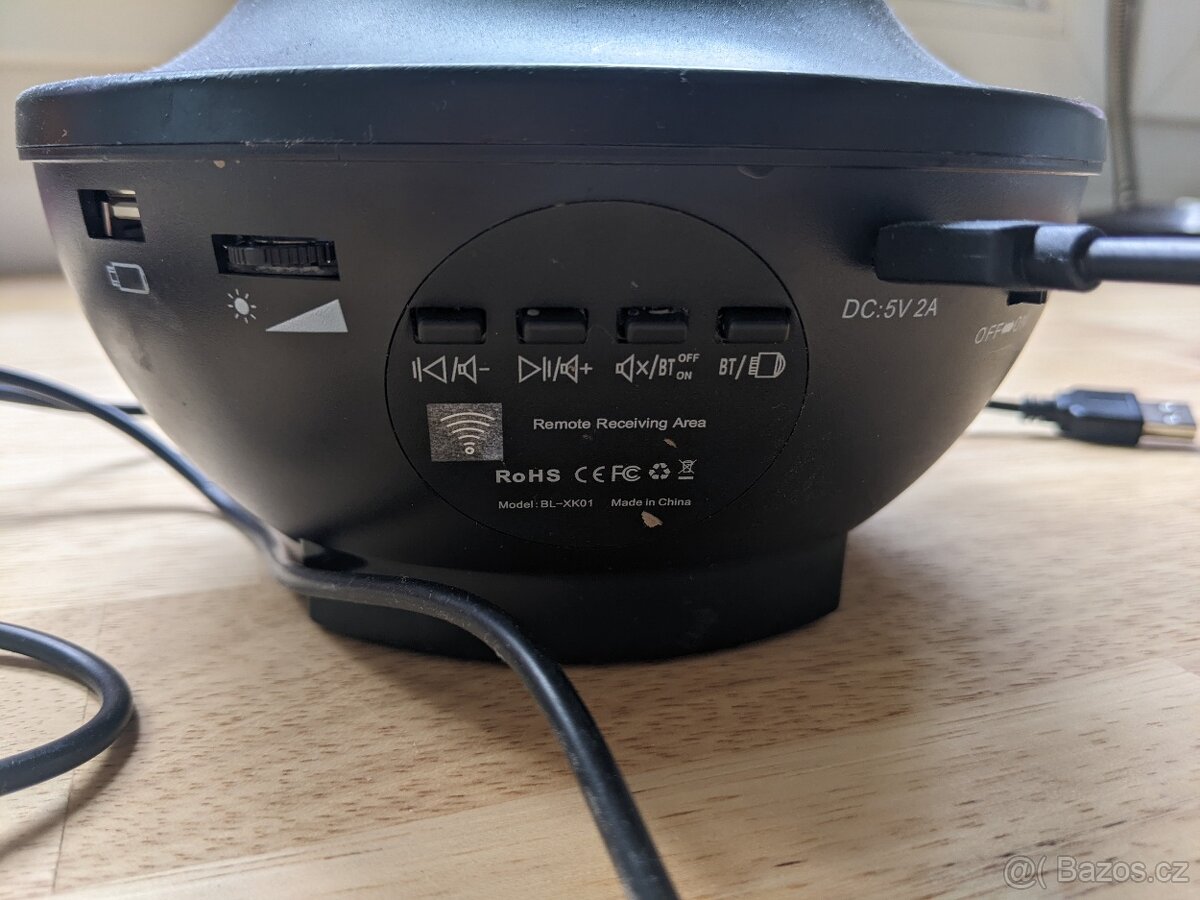Projektor noční oblohy s bluetooth a reproduktorem