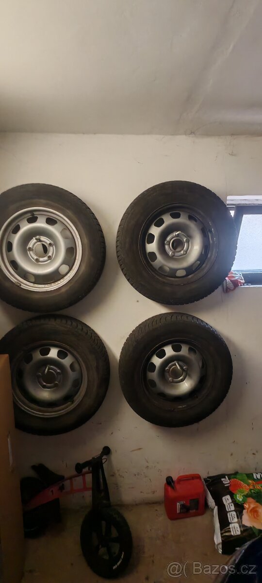 Zimni pneu 215/65 r 16