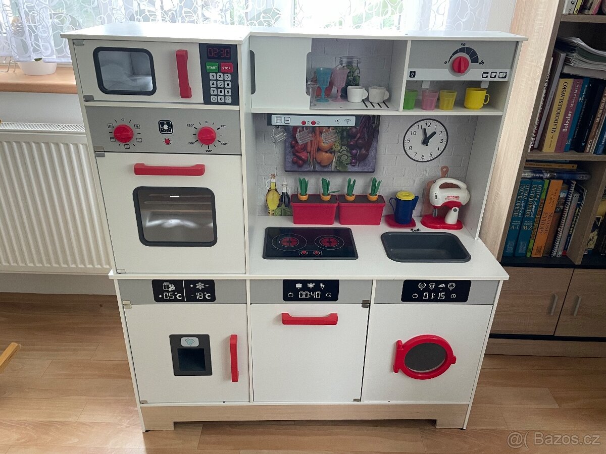 Dřevěná kuchyňka Playtive Gourmet