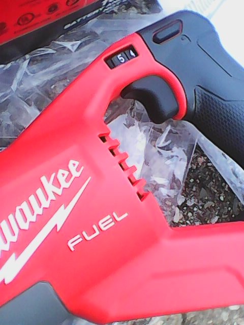 Milwaukee M18 FSX-0 pilka ocaska