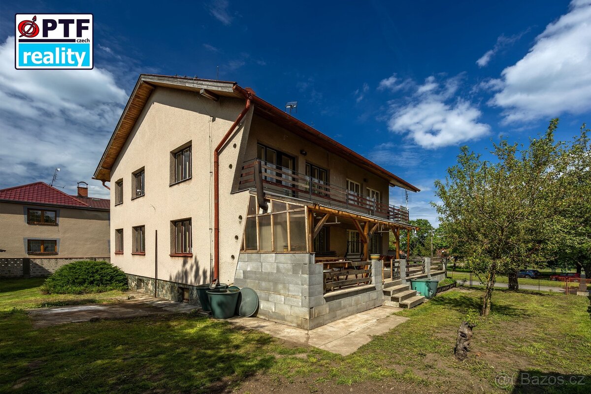 Dvougenerační rodinné sídlo + hospodářské zázemí + ovocná za