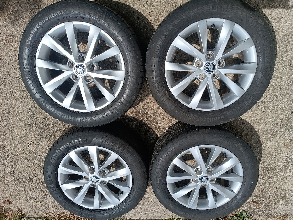 Škoda Octavia III - alu 6,5x16 et46 + letní 205/55/16