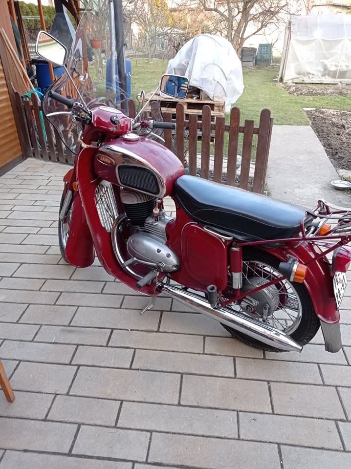 Jawa 250/592