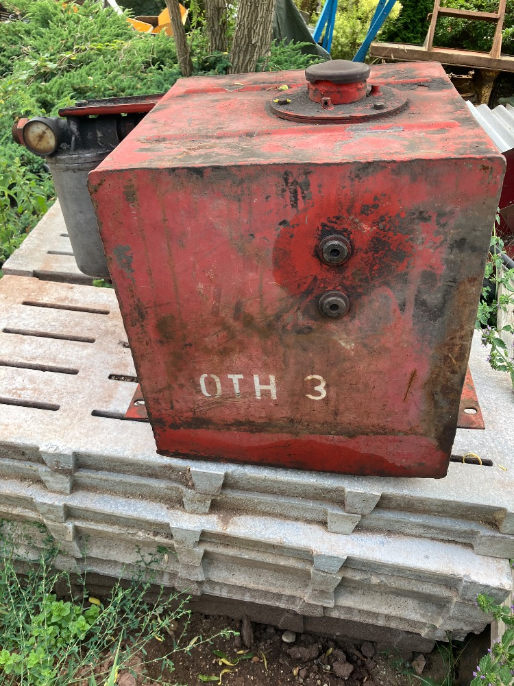 Hydraulika. Nádrž na malotraktor.