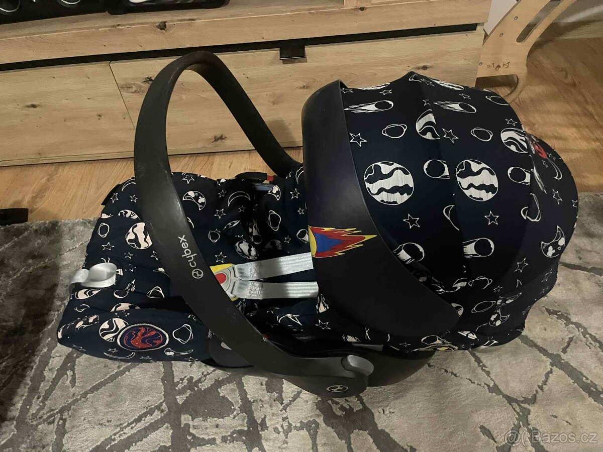 Autosedačka Cybex cloud q + adaptéry na priam