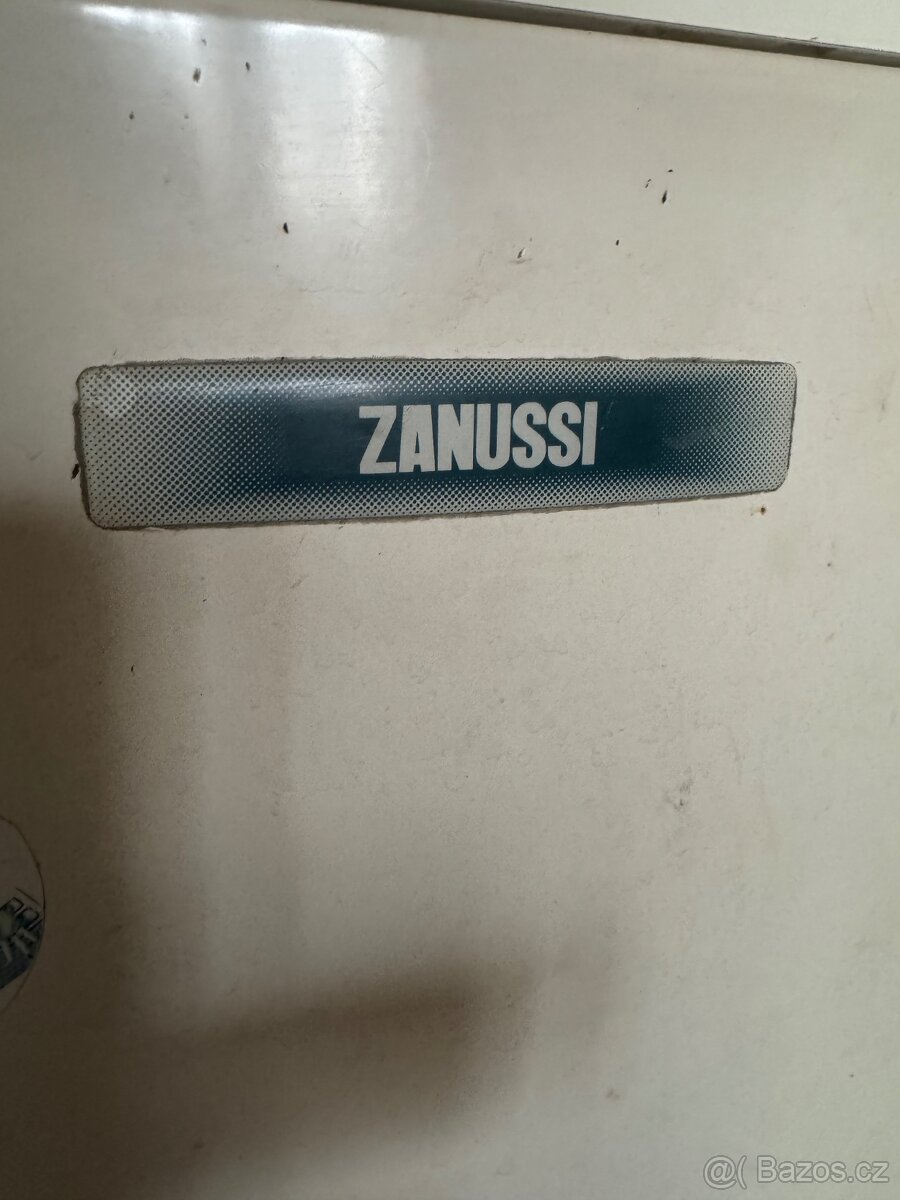 Zanussi malá lednice s mrazákem