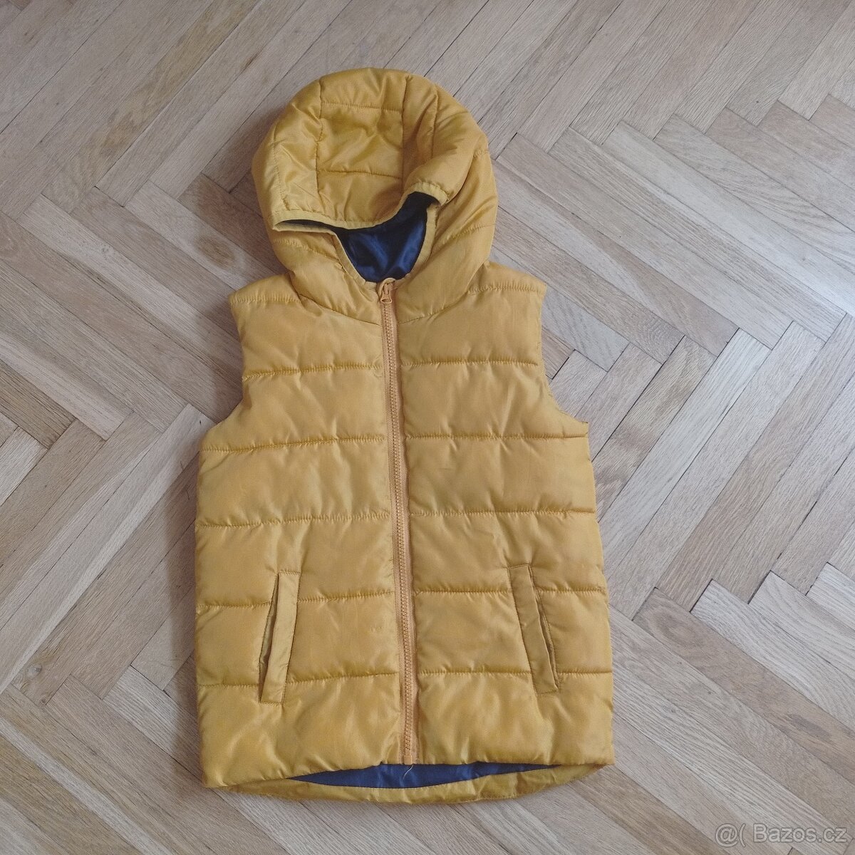 Zateplená vesta Sinsay 128