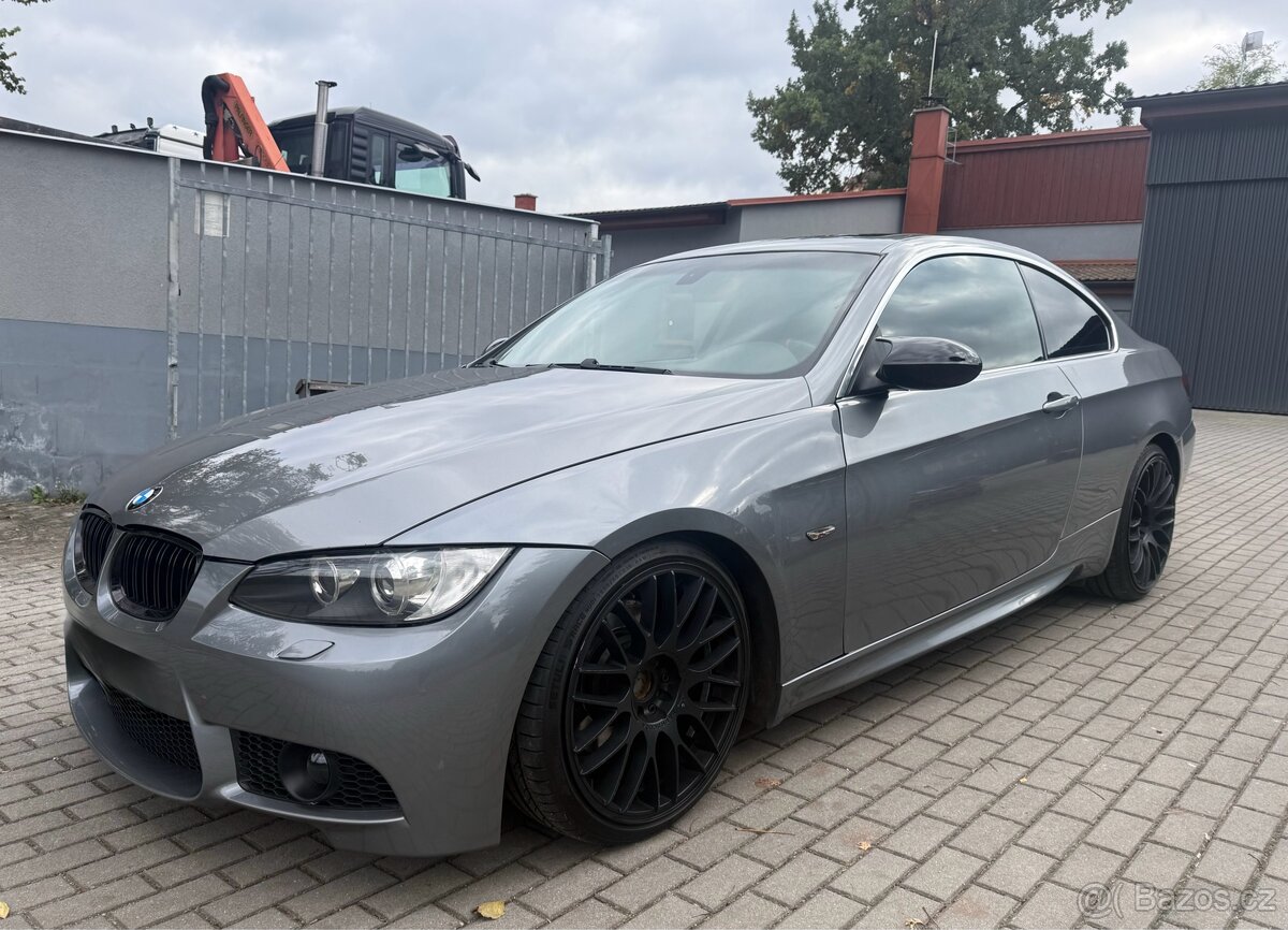 BMW E92 325i