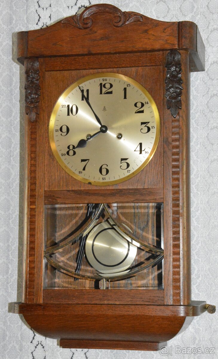 Starožitné skříňové hodiny Gustav Becker 1920
