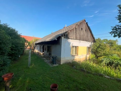 K prodeji rodinný dům v obci Suchá č.p. 62.