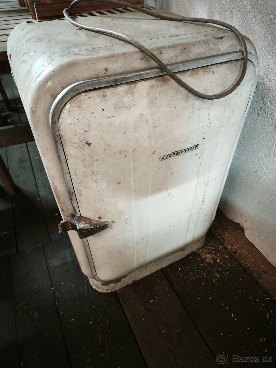 Lednice elektrosvit r.v. 1960