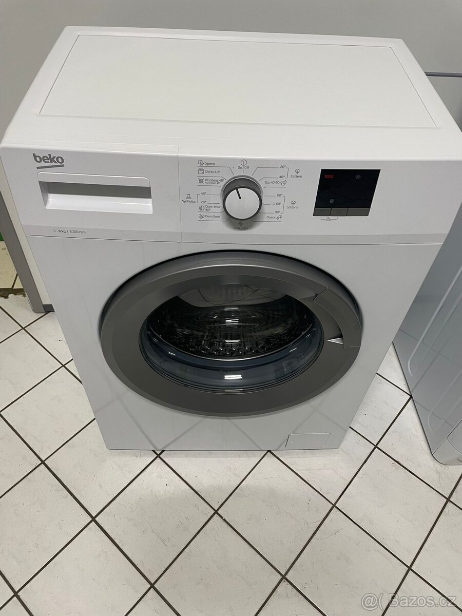 Pračka Beko WUE6611BS. 1000/min. na 6kg. Úzká 44cm.