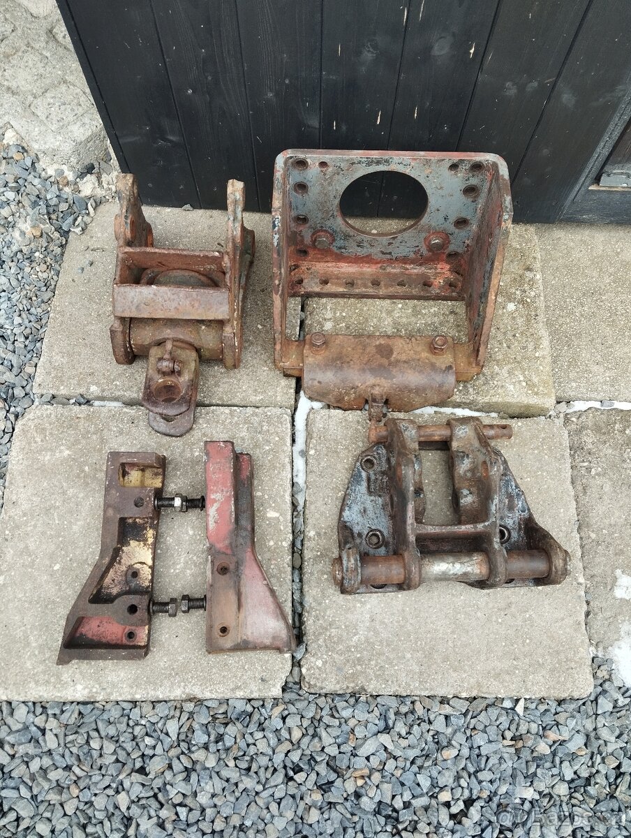 Konzole a zavěs Zetor crystal