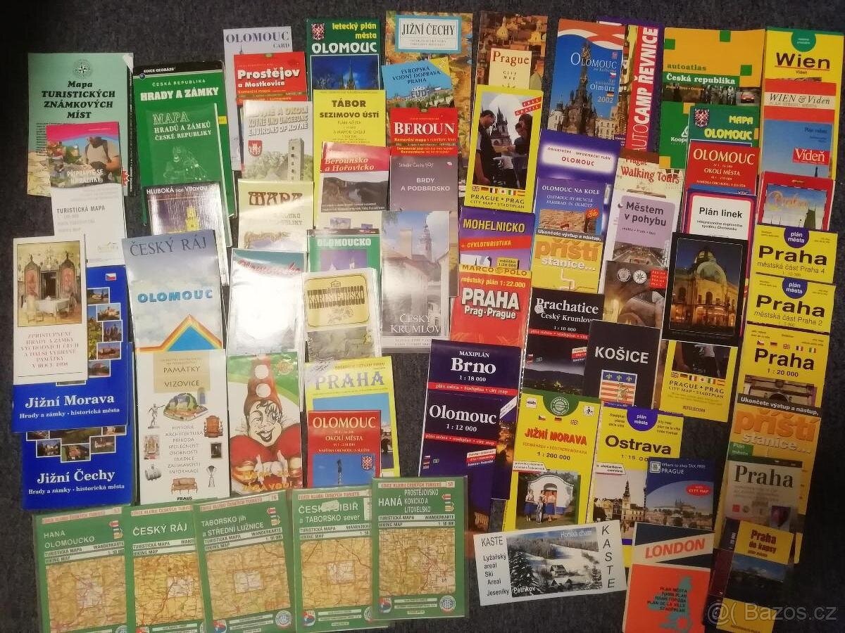 Mix 70ks. turistických map -průvodců