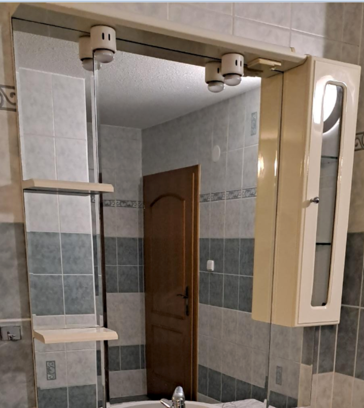 Prodám zrcadlovou stěnu