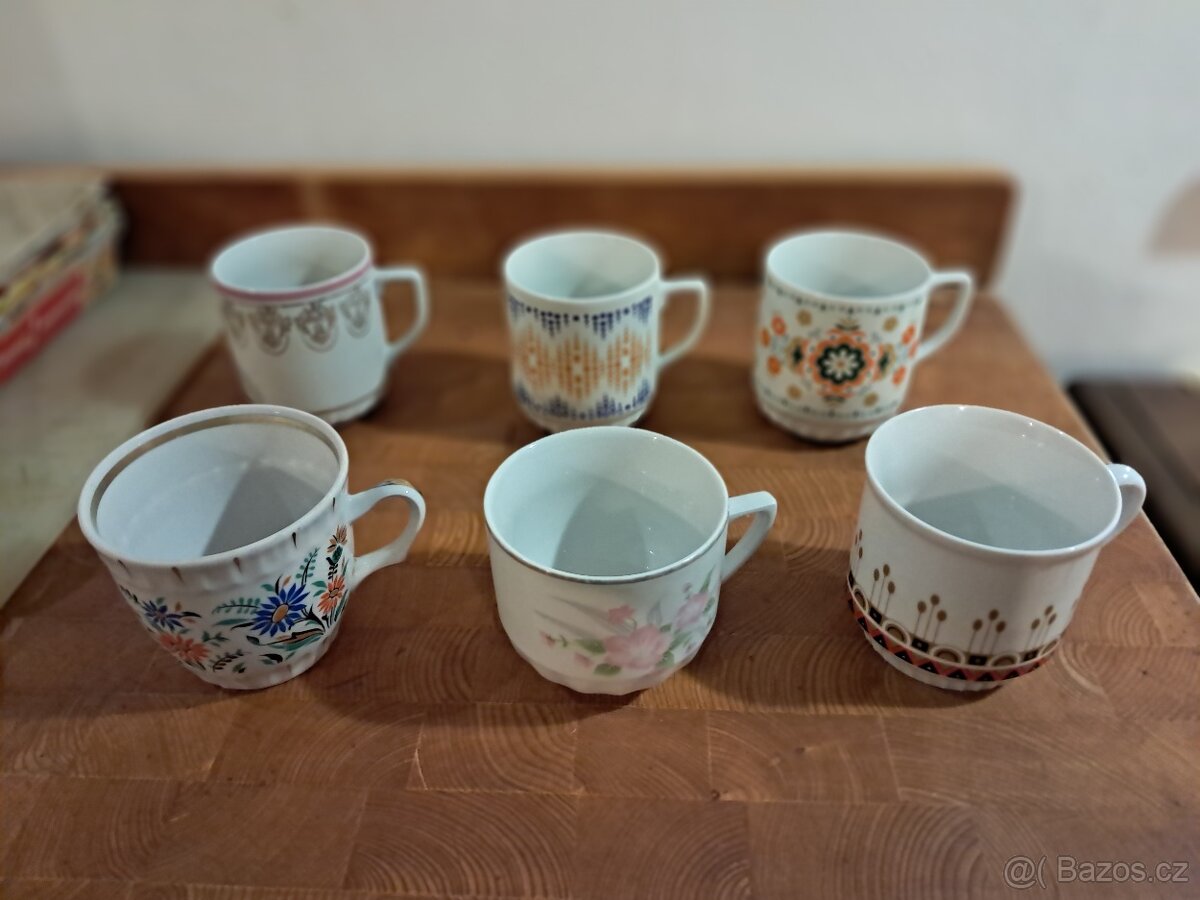 6x retro hrnek .......č3