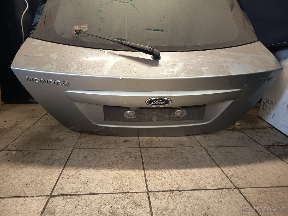 Ford Mondeo pátý dveře