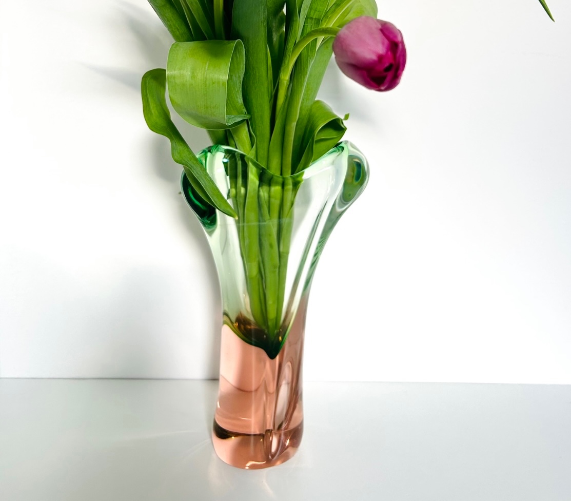 Beránek Škrdlovice retro váza, autorské hutní sklo