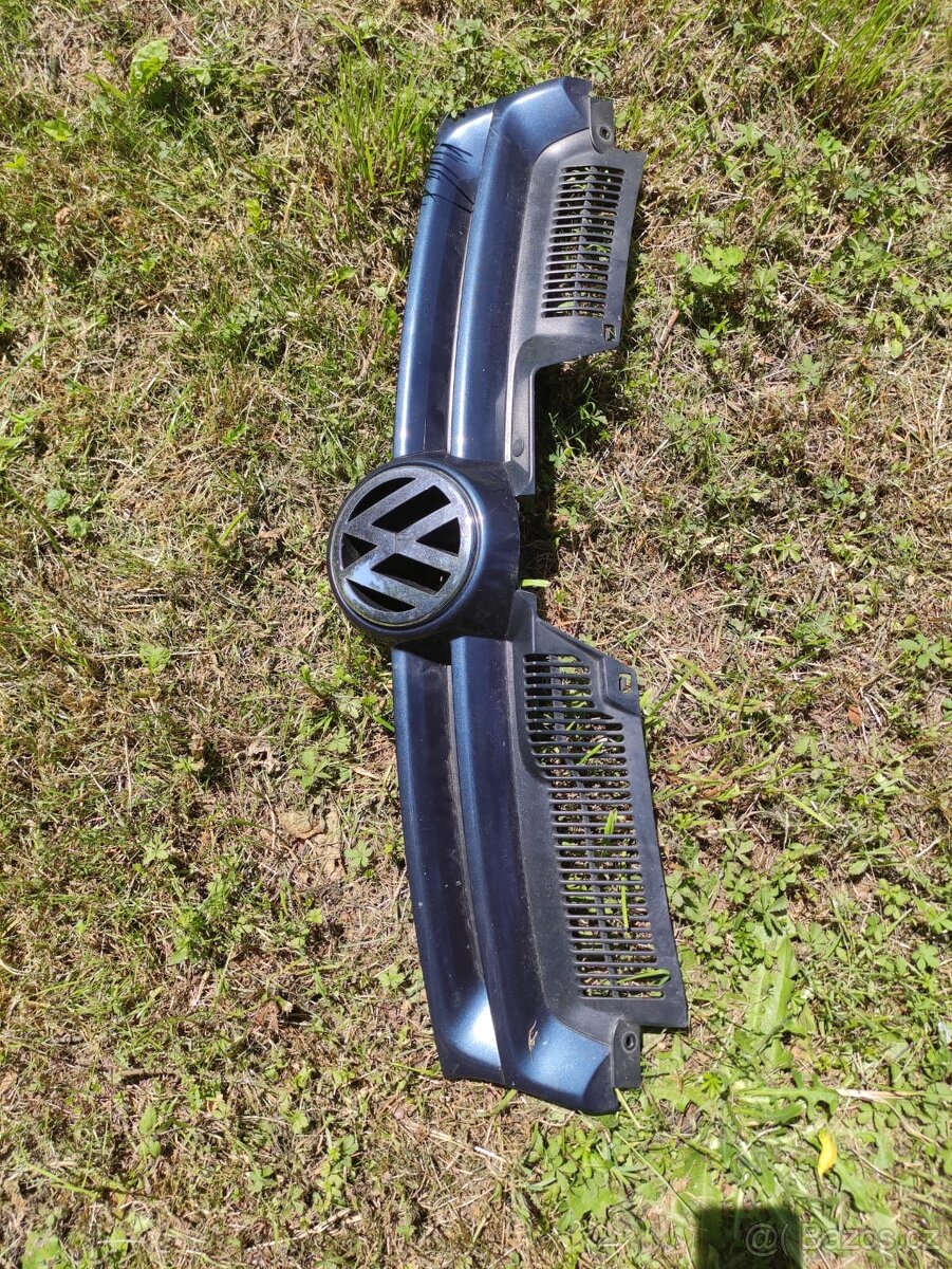Golf V -  přední maska - tmavě modrá metalíza