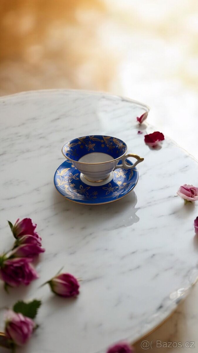 Modrý porcelánový šálek s podšálkem zn. Bavaria