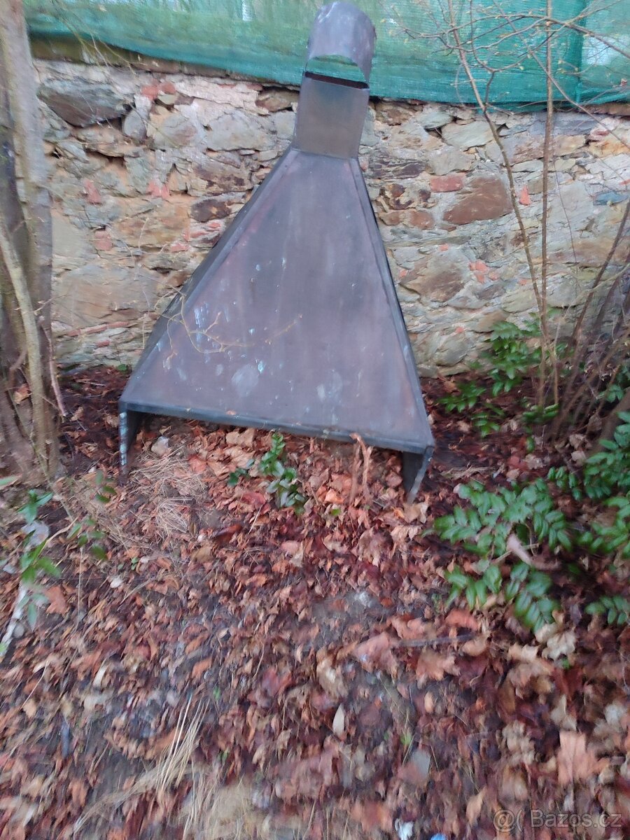 Měděný odtah z krbu