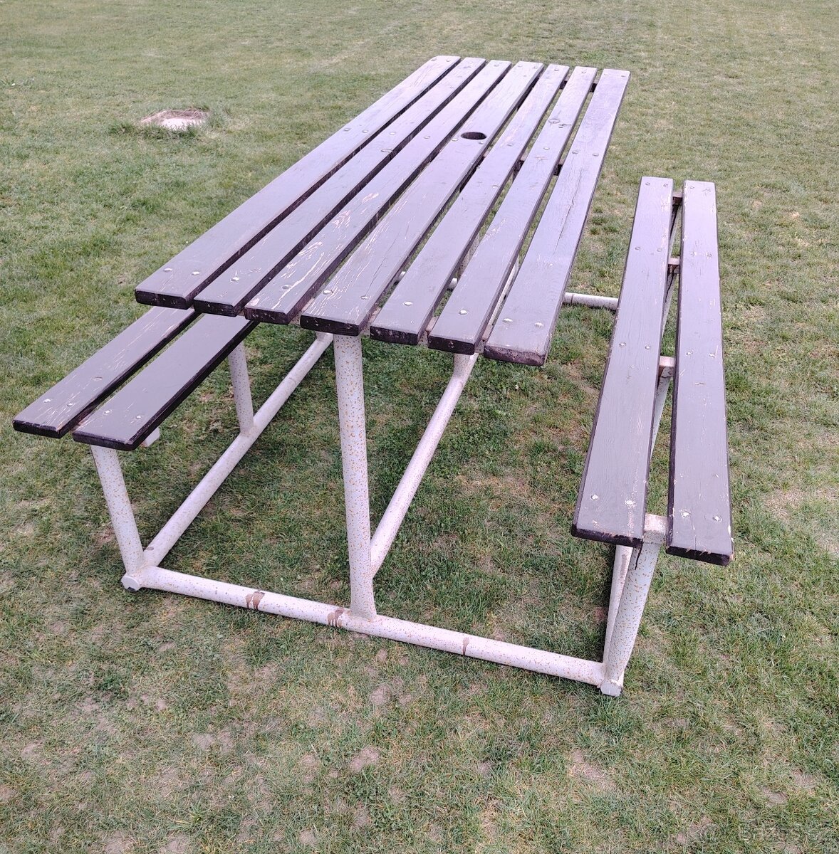 Zahradní pivní set .Lavice se stolem.