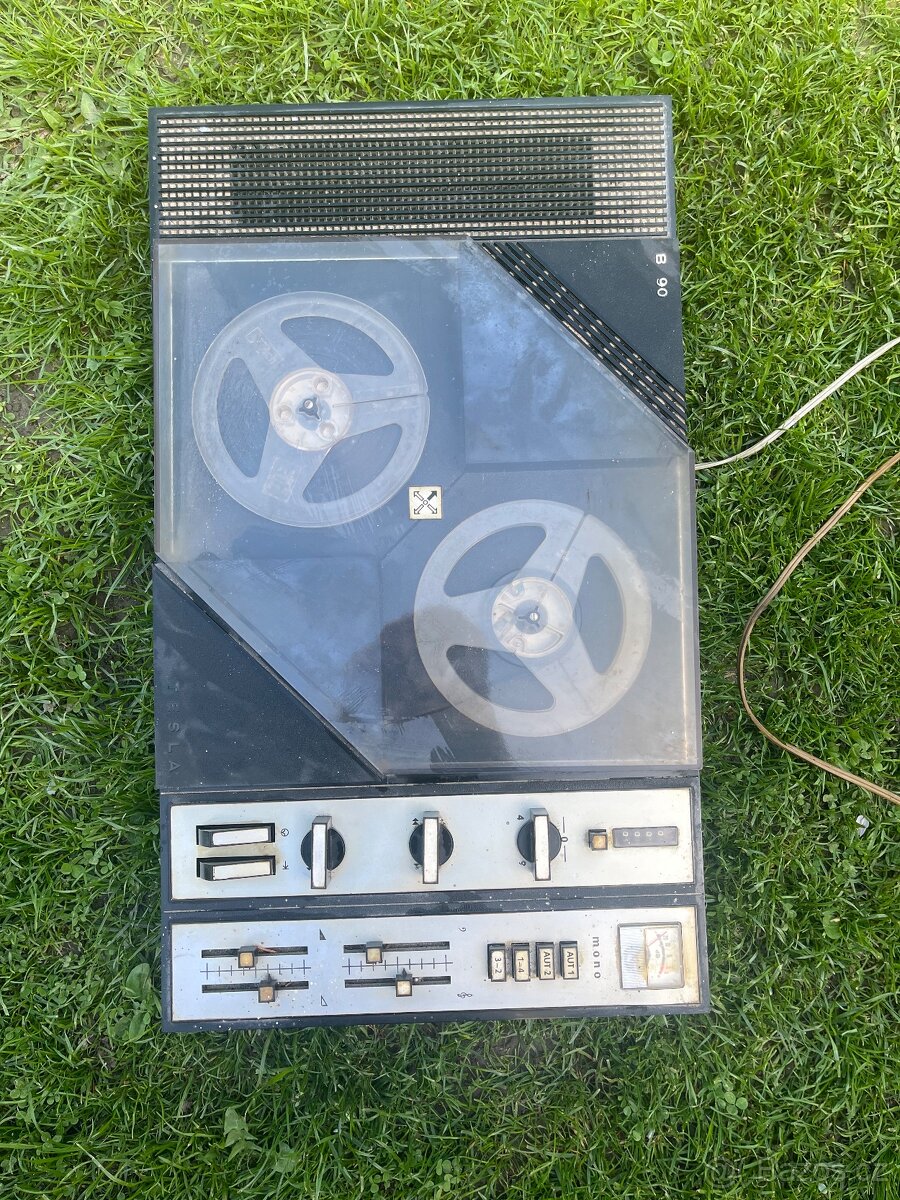Magnetofon tesla